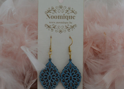 Royal Lace · Metallic Blue